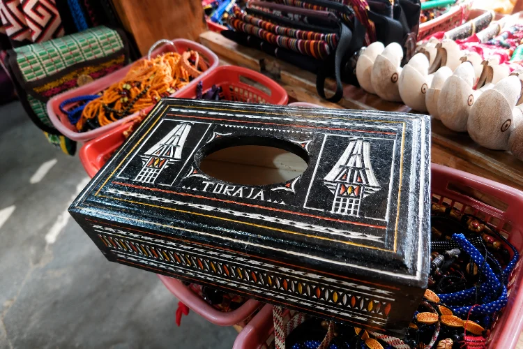 Tempat Tisu Khas Toraja